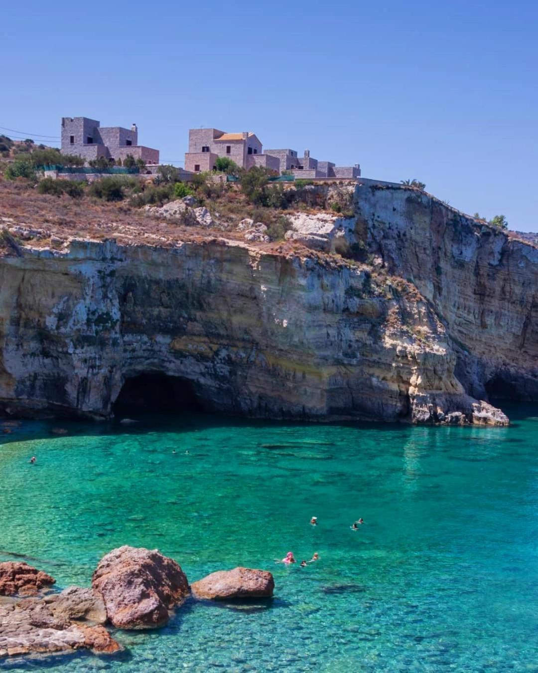 Athevillas Antonis Mína Exteriér fotografie